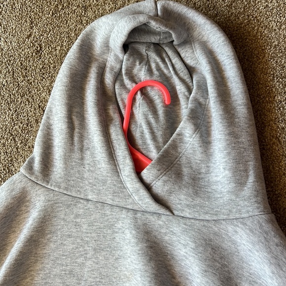 Fabletics Cordless Hoodie - Picture 3 of 4